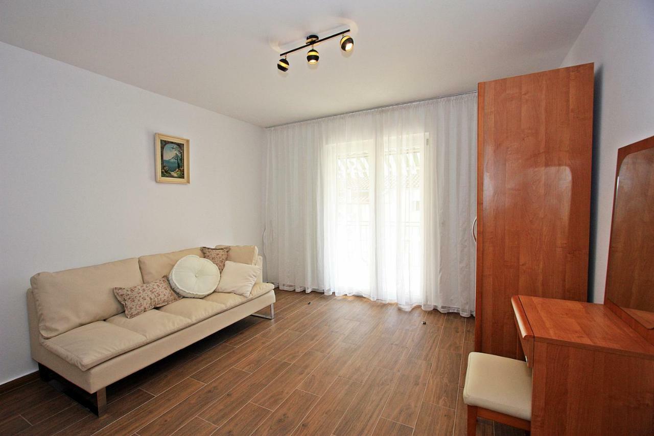 Villa V&D Milna  Esterno foto